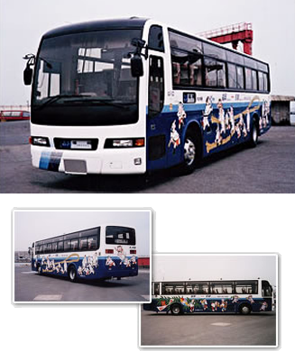 サンクス30バス・福岡「博多どんたく」「博多山笠」デザインのラッピングバス